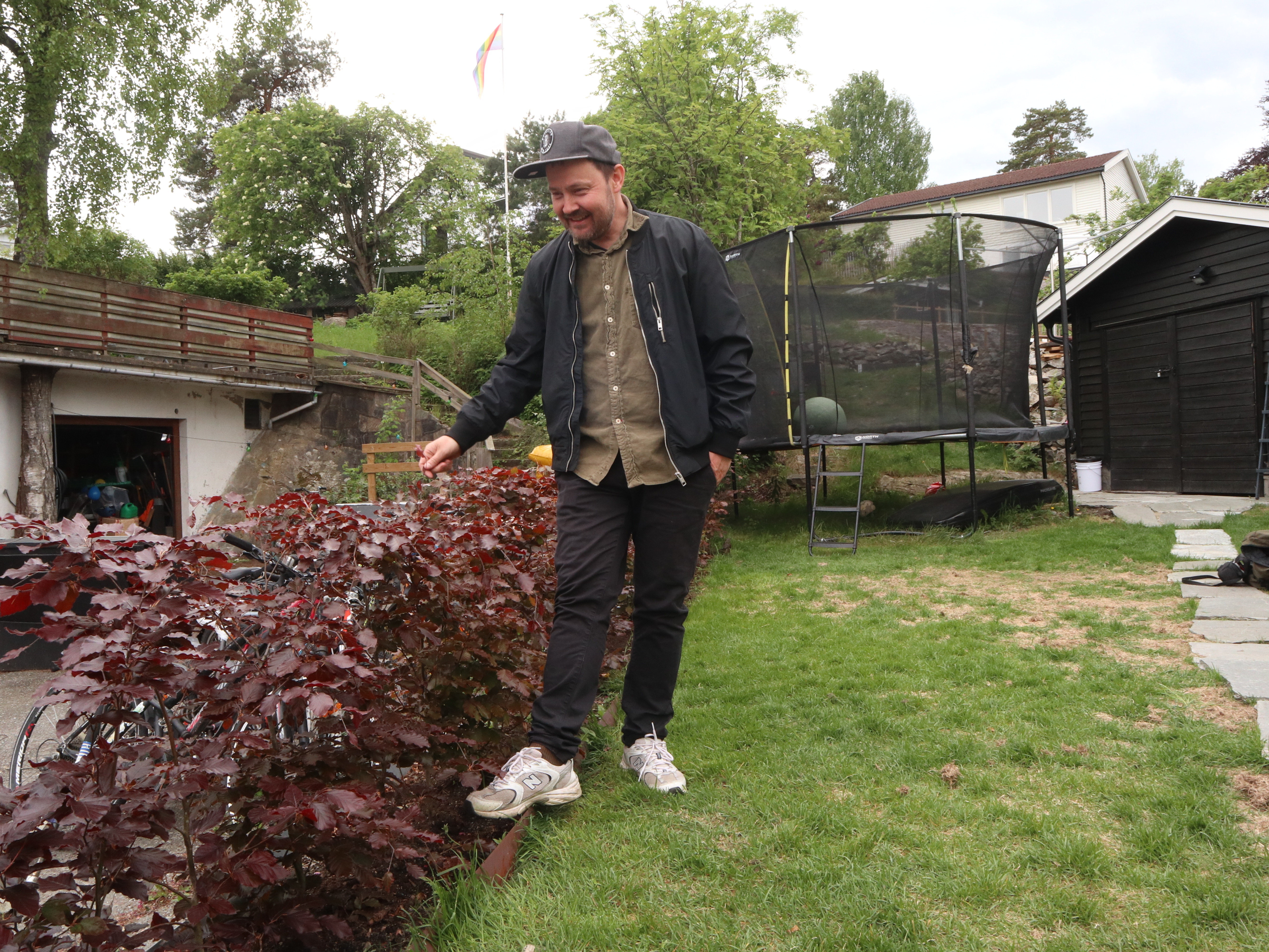 Kunde mottar hekkplanter